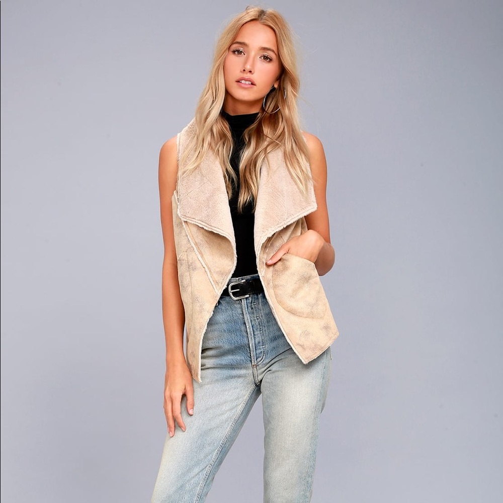 LOST + WANDER PIPER BEIGE VEGAN SUEDE SHERPA VEST